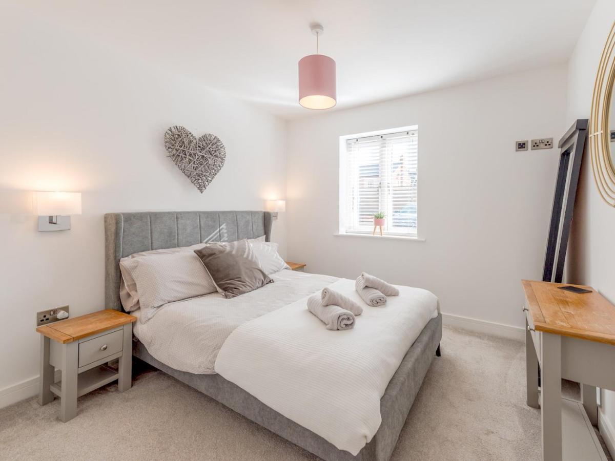 Pass The Keys 1 Bed Albury Contemporary Apartment With Secure Parking Shrewsbury Exterior foto
